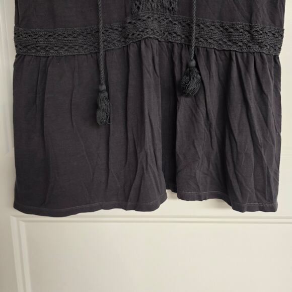 Women's American Eagle "Soft & Sexy" Gray Crochet V-Neck Crop Top | Size XS - Picture 5 of 9